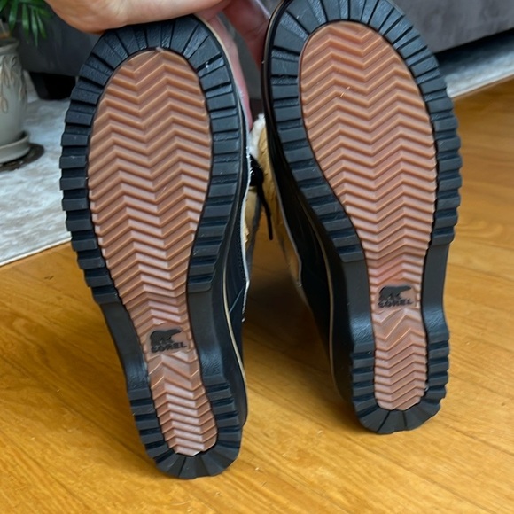 Sorel Women's Tan and Gray Winter Boots - Picture 4 of 6